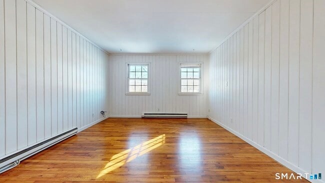 107 Chestnut St in Branford, CT - Foto de edificio - Building Photo