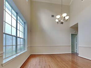 1127 Enclave Square E in Houston, TX - Building Photo - Building Photo