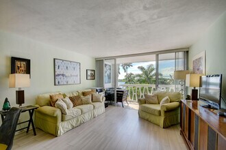 2505 S Ocean Blvd in Palm Beach, FL - Building Photo - Building Photo