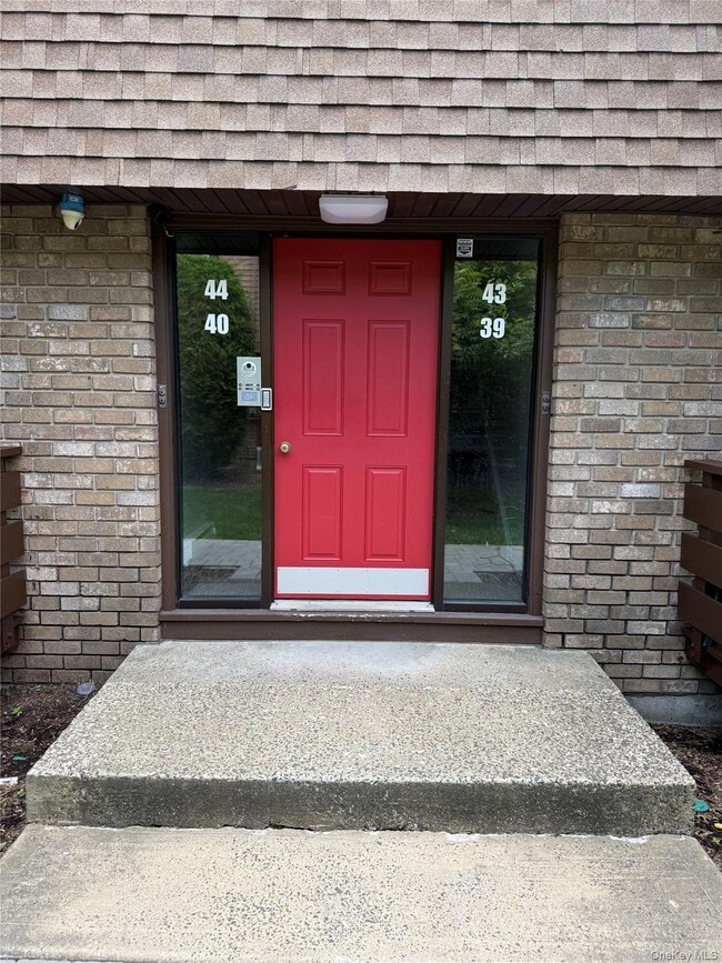 property at 40 New Holland Village