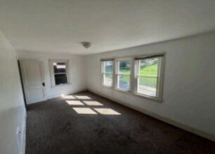 4744 Kincaid St in Pittsburgh, PA - Building Photo - Building Photo