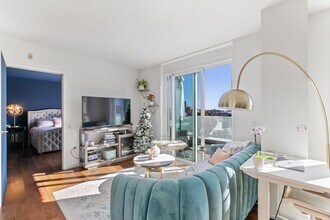 555 Fulton St in San Francisco, CA - Building Photo - Building Photo