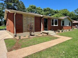 117 Gates Dr in Hendersonville, TN - Building Photo