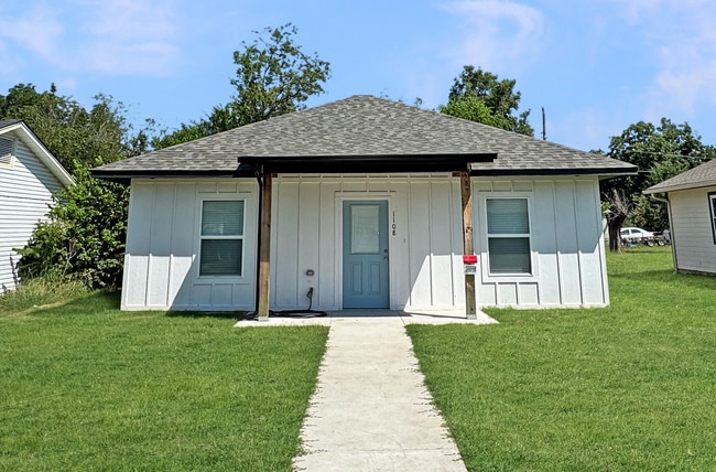1108 W Dewey St in Shawnee, OK - Building Photo - Building Photo