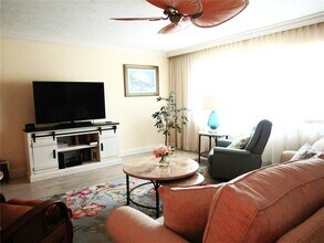 4700 Greencroft Rd in Sarasota, FL - Building Photo - Building Photo