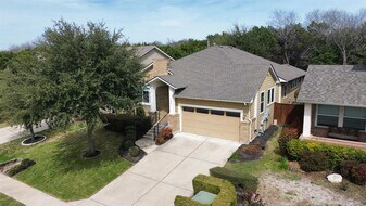 504 Bowery Trail in Austin, TX - Building Photo