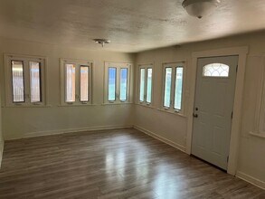 1446 Higgins Rd in Park Ridge, IL - Building Photo - Building Photo