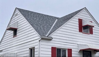 19513 Beverly Ave in Maple Heights, OH - Building Photo