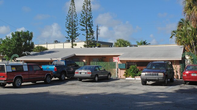 1095 SE 22nd Ave in Pompano Beach, FL - Foto de edificio - Building Photo