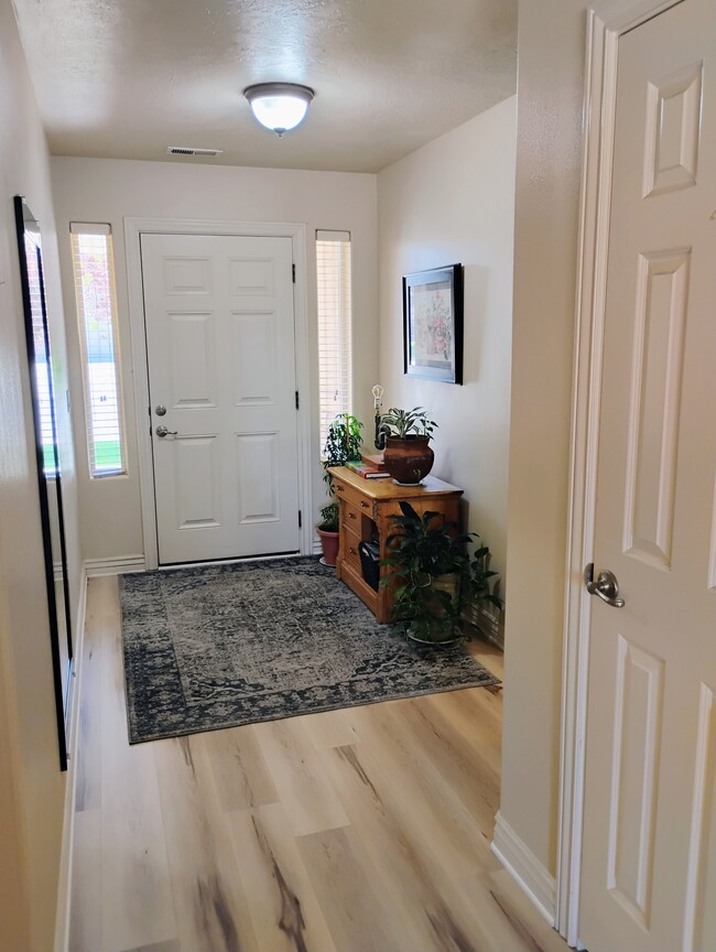 1439 S Northern Vw Dr in Cedar City, UT - Building Photo - Building Photo