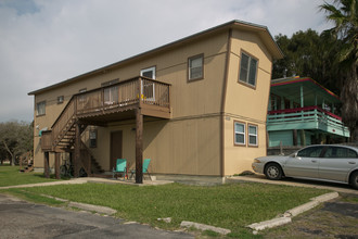 Marlin Court Apartments in Port Aransas, TX - Building Photo - Building Photo