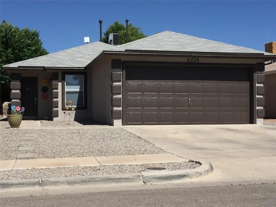 6220 Rose Colleng Pl in El Paso, TX - Building Photo
