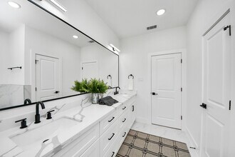 2434 Harrington St in Houston, TX - Building Photo - Building Photo