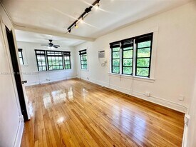 3712 Anderson Rd in Coral Gables, FL - Building Photo