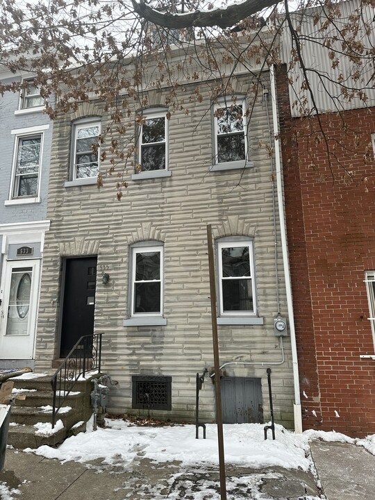 535 S 6th St in Reading, PA - Foto de edificio