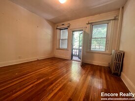 15 Egremont Rd, Unit 1 in Boston, MA - Building Photo