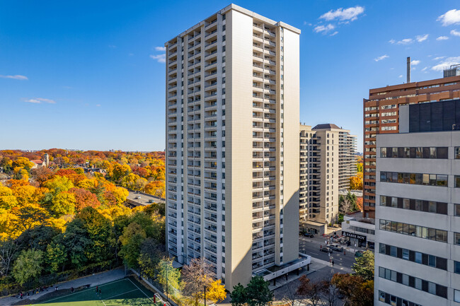 80 St. Clair in Toronto, ON - Building Photo - Building Photo