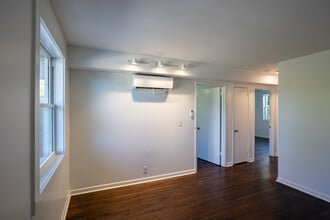 Straightway in Nashville, TN - Building Photo - Interior Photo