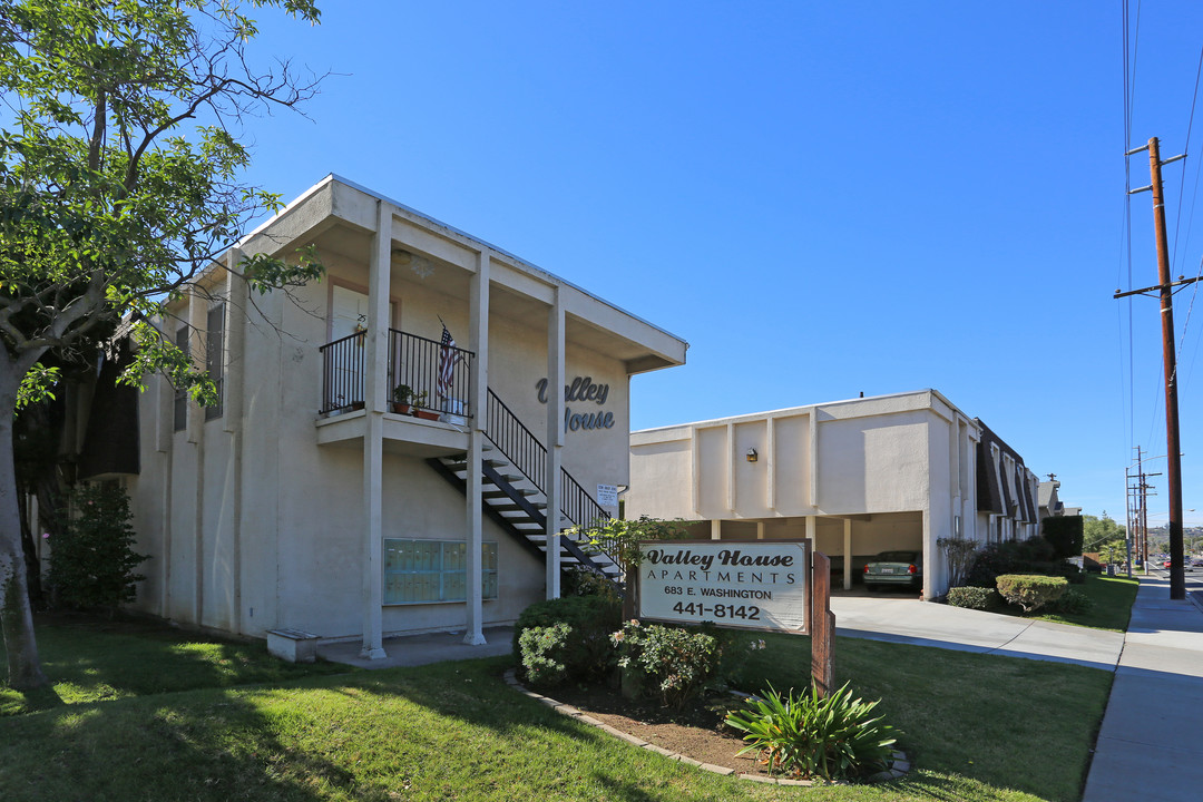 Valley House Apartments in El Cajon, CA - Building Photo