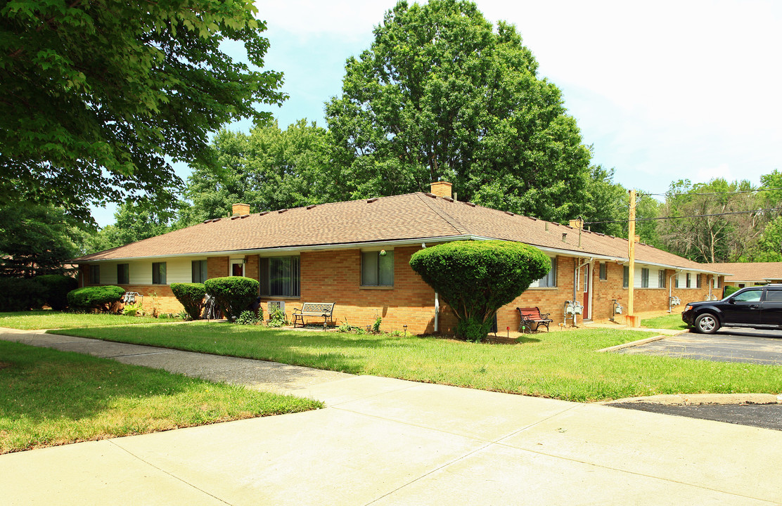 Mayberry Ranch Apartments in Parma, OH - Building Photo