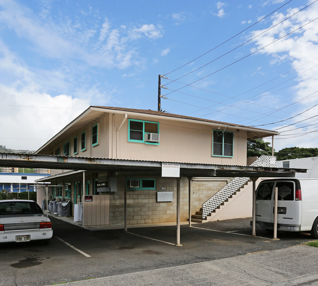 2840 Varsity Cir in Honolulu, HI - Building Photo - Building Photo