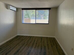 3915 Nobel Dr in San Diego, CA - Building Photo - Building Photo