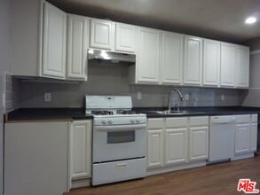 1330 Crenshaw Blvd in Los Angeles, CA - Building Photo - Building Photo