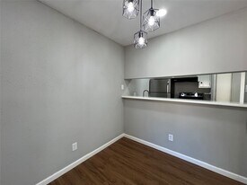 10601 South Dr in Houston, TX - Building Photo