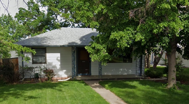 property at 2610 S Gaylord St