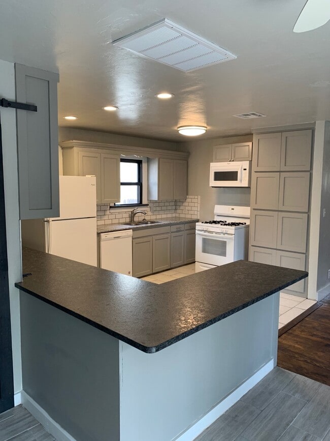 1380 Classen Blvd in Norman, OK - Building Photo - Building Photo