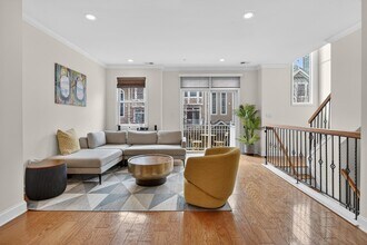 354 Oswego Ct in West New York, NJ - Building Photo - Building Photo