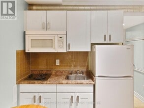 1491 Dundas St W in Toronto, ON - Building Photo - Building Photo