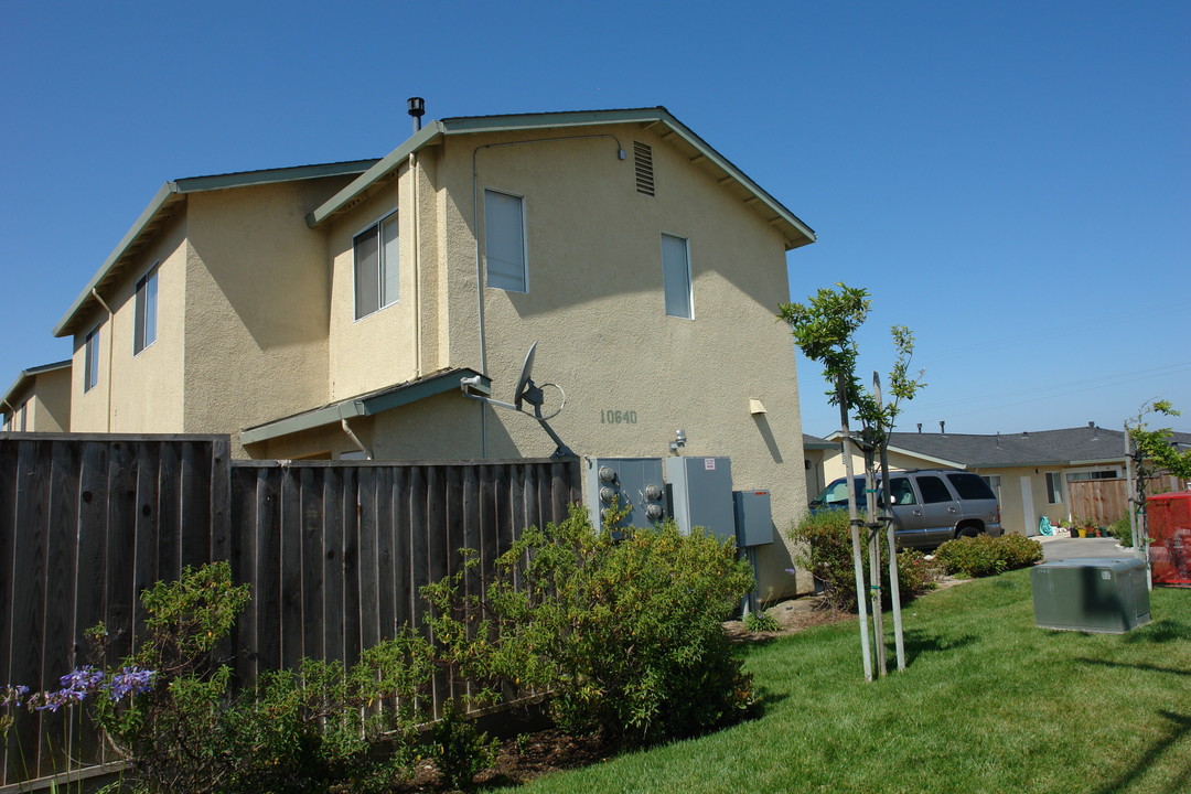 Q's Landing in Castroville, CA - Building Photo