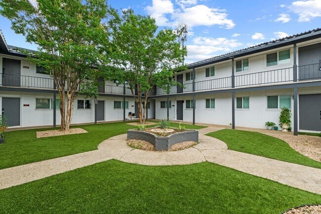 7929 Gault St in Austin, TX - Building Photo - Building Photo