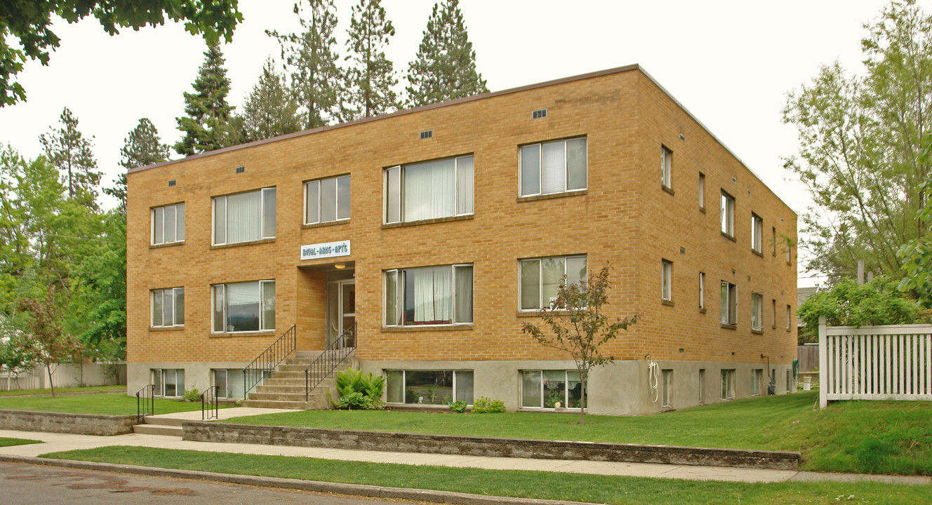 Royal Arms in Coeur d'Alene, ID - Foto de edificio