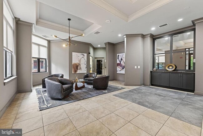 2220 Fairfax Dr in Arlington, VA - Foto de edificio - Building Photo