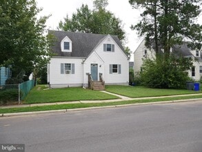 1116 Center Ave, Unit B in Bellmawr, NJ - Building Photo - Building Photo