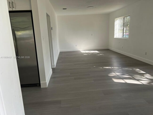 1185 NW 134th St in North Miami, FL - Building Photo - Building Photo