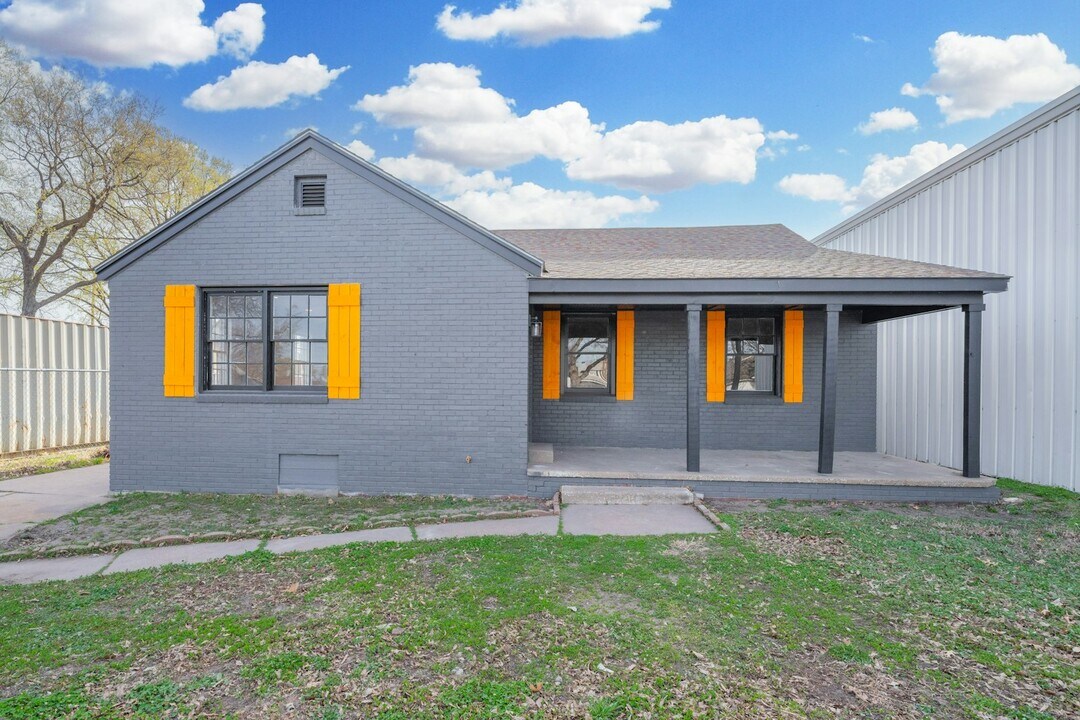 212 New York St in Wichita, KS - Building Photo