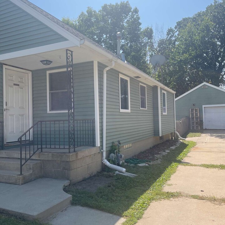 1212 3rd St NE in Rochester, MN - Building Photo
