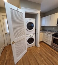 37 Pine St, Unit 1 in Arlington, MA - Foto de edificio - Building Photo