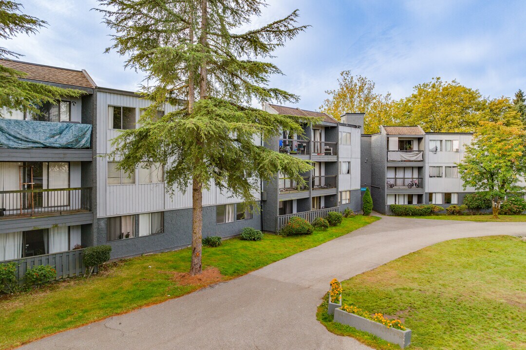 Imperial Parkside in Surrey, BC - Building Photo