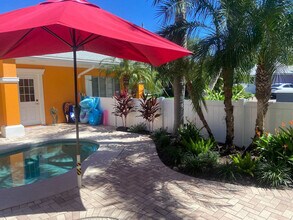 112 77th St in Holmes Beach, FL - Building Photo - Building Photo