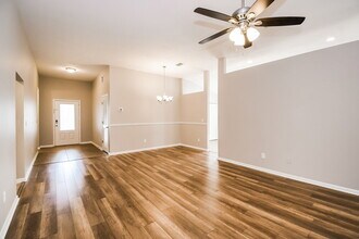 574 S Aberdeenshire Dr in Fruit Cove, FL - Foto de edificio - Building Photo