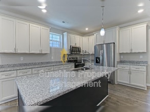 739 A Ave in Norfolk, VA - Building Photo - Building Photo