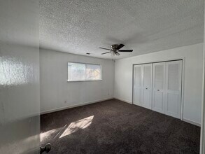 211 W San Joaquin Ave, Unit 211 W San Joaquin in Tulare, CA - Foto de edificio - Building Photo