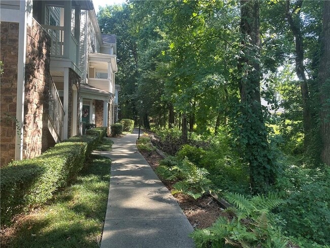 232 Edinburgh Ct in Alpharetta, GA - Foto de edificio - Building Photo