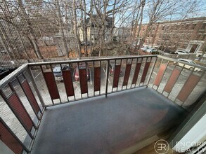 124 Sutherland Rd, Unit 1 in Boston, MA - Foto de edificio - Building Photo