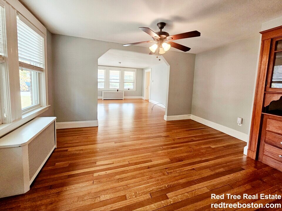 9 Keefe Ave in Newton, MA - Building Photo