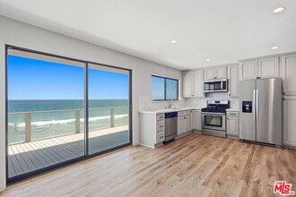 25218 Malibu Rd in Malibu, CA - Building Photo - Building Photo